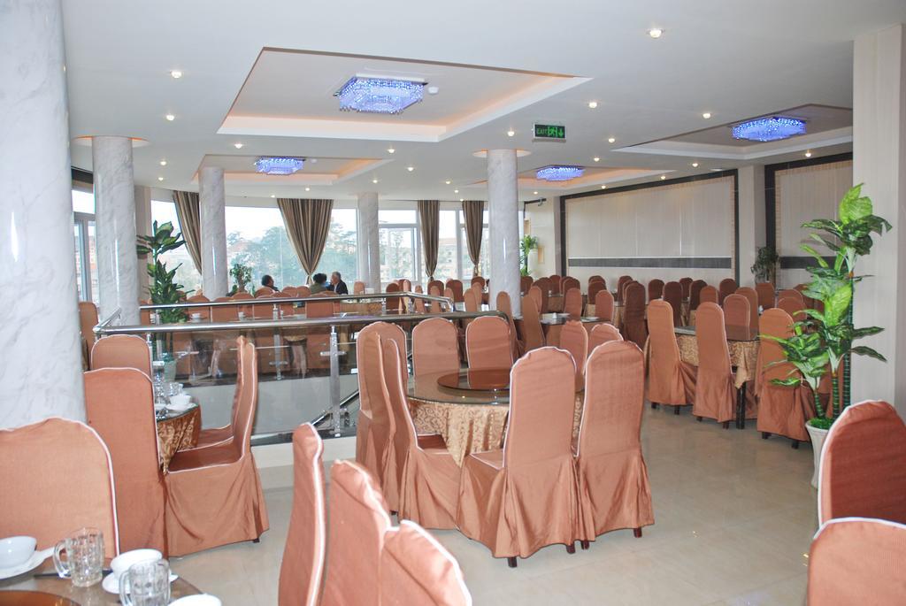 Mountain Town Hotel ดาลัด ภายนอก รูปภาพ